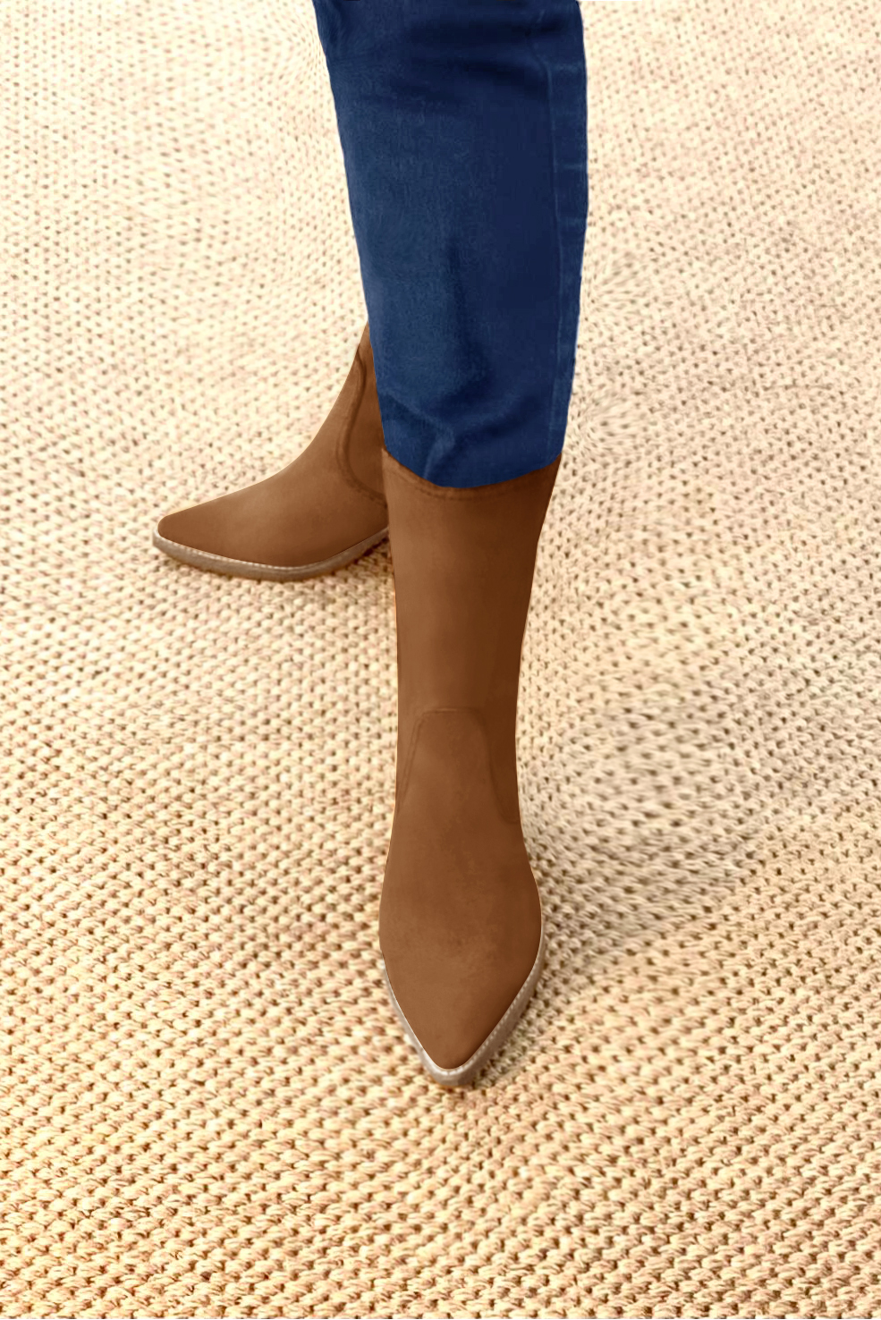 French elegance and refinement for these caramel brown dress booties, with a zip on the inside, 
                available in many subtle leather and colour combinations.   
                Matching clutches for parties, ceremonies and weddings.   
                You can customize these zip ankle boots to perfectly match your tastes or needs, and have a unique model.  
                Choice of leathers, colours, knots and heels. 
                Wide range of materials and shades carefully chosen.  
                Rich collection of flat, low, mid and high heels.  
                Small and large shoe sizes - Florence KOOIJMAN